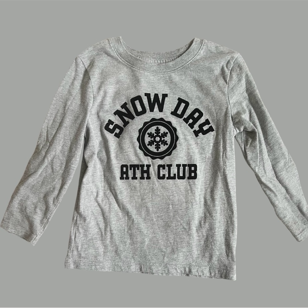 Kids 5 Graphic Long Sleeve Tees & 1 Short Sleeve Graphic Hoodie | 4T | Preowned - Picture 6 of 15